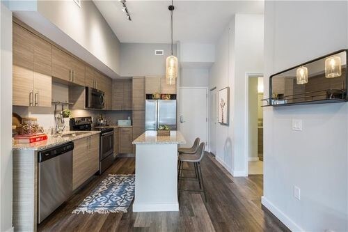 Foto del edificio - 817 SE 2nd Ave