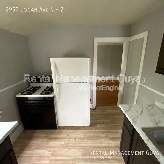 Foto del edificio - 2955 N Logan Ave