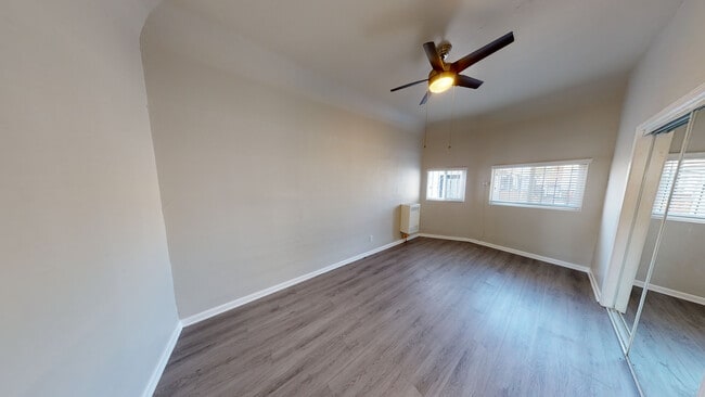 Building Photo - FREE RENT! 1 BED & 1 BATH UNIT AVAILABLE -...