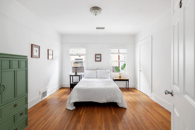 Building Photo - 1770 N Sierra Bonita Ave