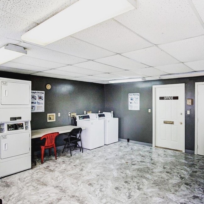 Building Photo - 509 Green Valley Dr