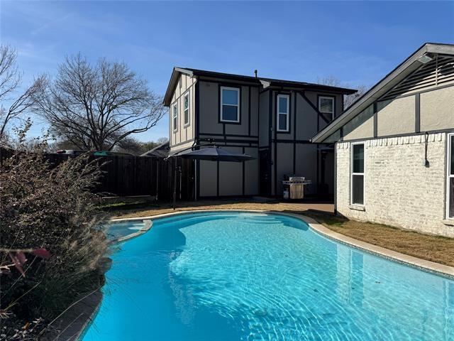 Building Photo - 3200 Dover Dr