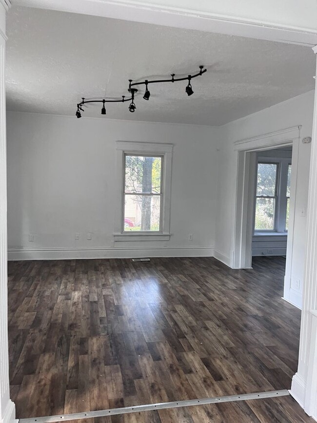 Foto del edificio - Classic Colonial Charm with Modern Comfort...