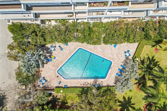 Foto del edificio - 155 Ocean Ln Dr
