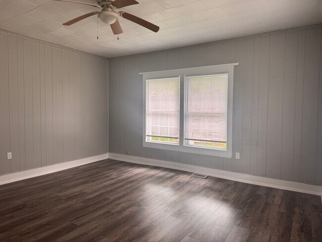 Foto del edificio - Two Bedroom Home Downtown Corbin, KY