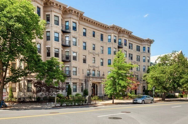 Building Photo - 1106 Boylston St