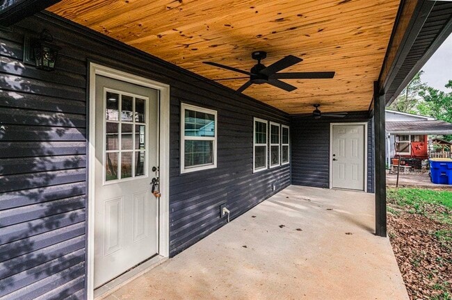 Foto del edificio - 204 Wilson Ave