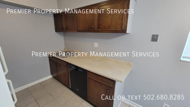 Foto del edificio - 4401 Landside Dr
