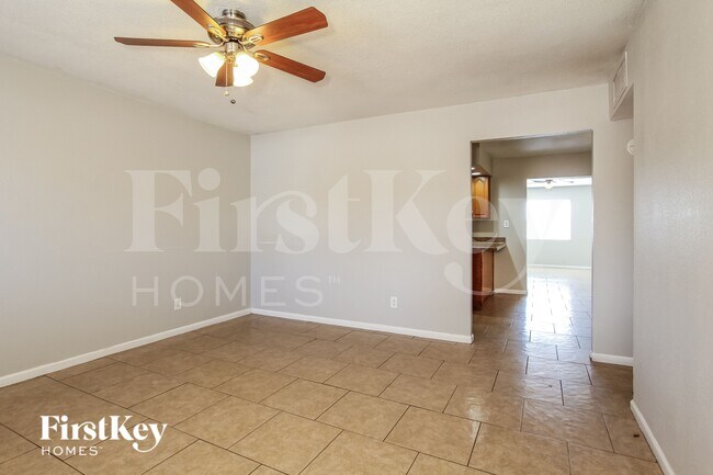 Foto del edificio - 8707 N 41st Ave