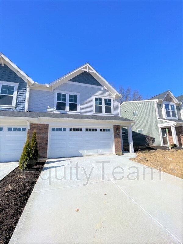 5835 Parkview Ln, Miami Township, OH 45150 House Rental in Miami