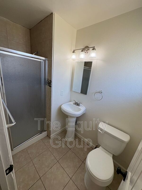 Foto del edificio - 4327 W School Ave