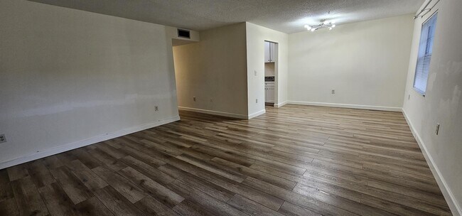 Foto del edificio - 1712 Belleair Forest Dr