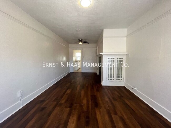 Foto del edificio - 826 Magnolia Ave