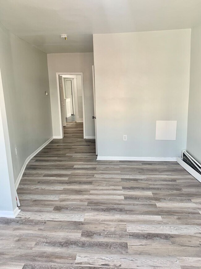 Foto del edificio - 1702 Wagner Ave