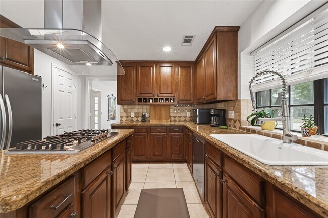 Foto del edificio - 18526 Fawn Run Ln