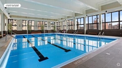 Building Photo - 275 W 96th St
