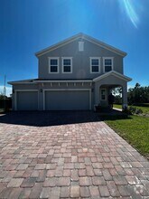 Building Photo - 1549 Sky Lks Dr