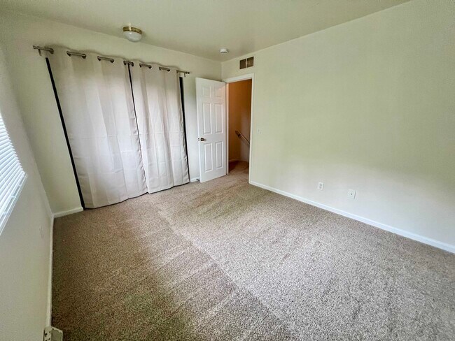 Foto del edificio - 4567 Bowen Blvd SE