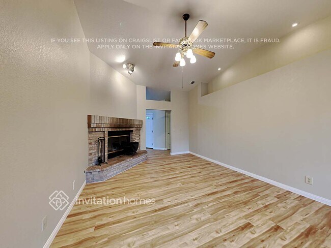 Foto del edificio - 8821 Somershire Way