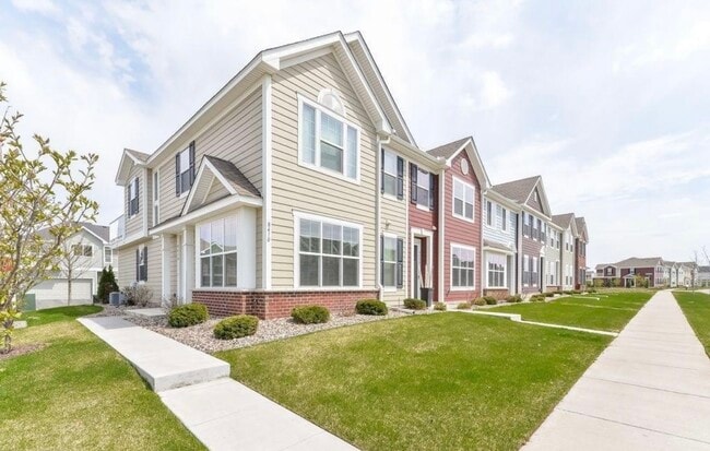 Building Photo - 8410 Jonquil Ln N
