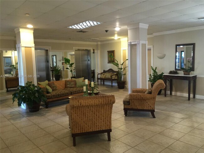 Foto del edificio - 77 Crandon Blvd