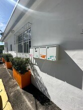 Building Photo - 3430 NW 5th Ave