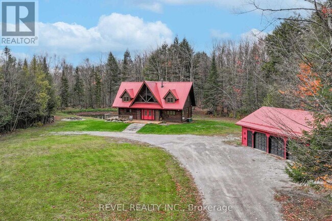 Photo du bâtiment - 3515 County Rd 121