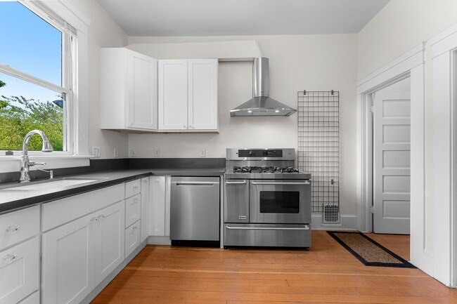 Photo - NENO1 - 1549-1601 SE 32nd Place Apartment