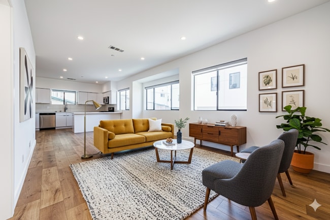 Building Photo - 705 N Benton Way