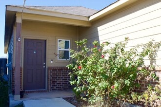 Building Photo - 14615 Stirrup Trce