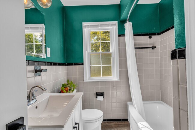 Foto del edificio - 3711 Normandy Rd