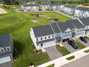 Building Photo - 2016 Coneflower Ln