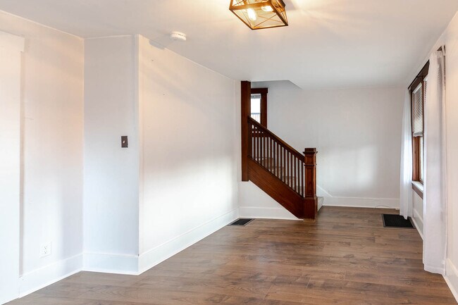 Foto del edificio - 425 E Howard St