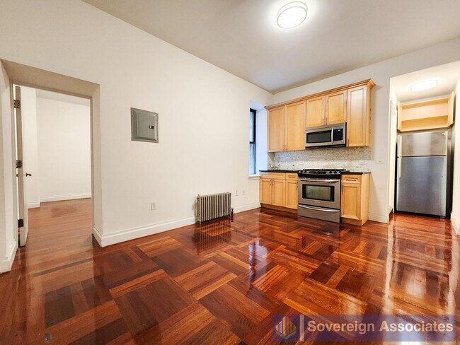 Building Photo - 611 W 137th St