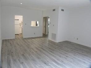 Building Photo - 2425 Underwood St