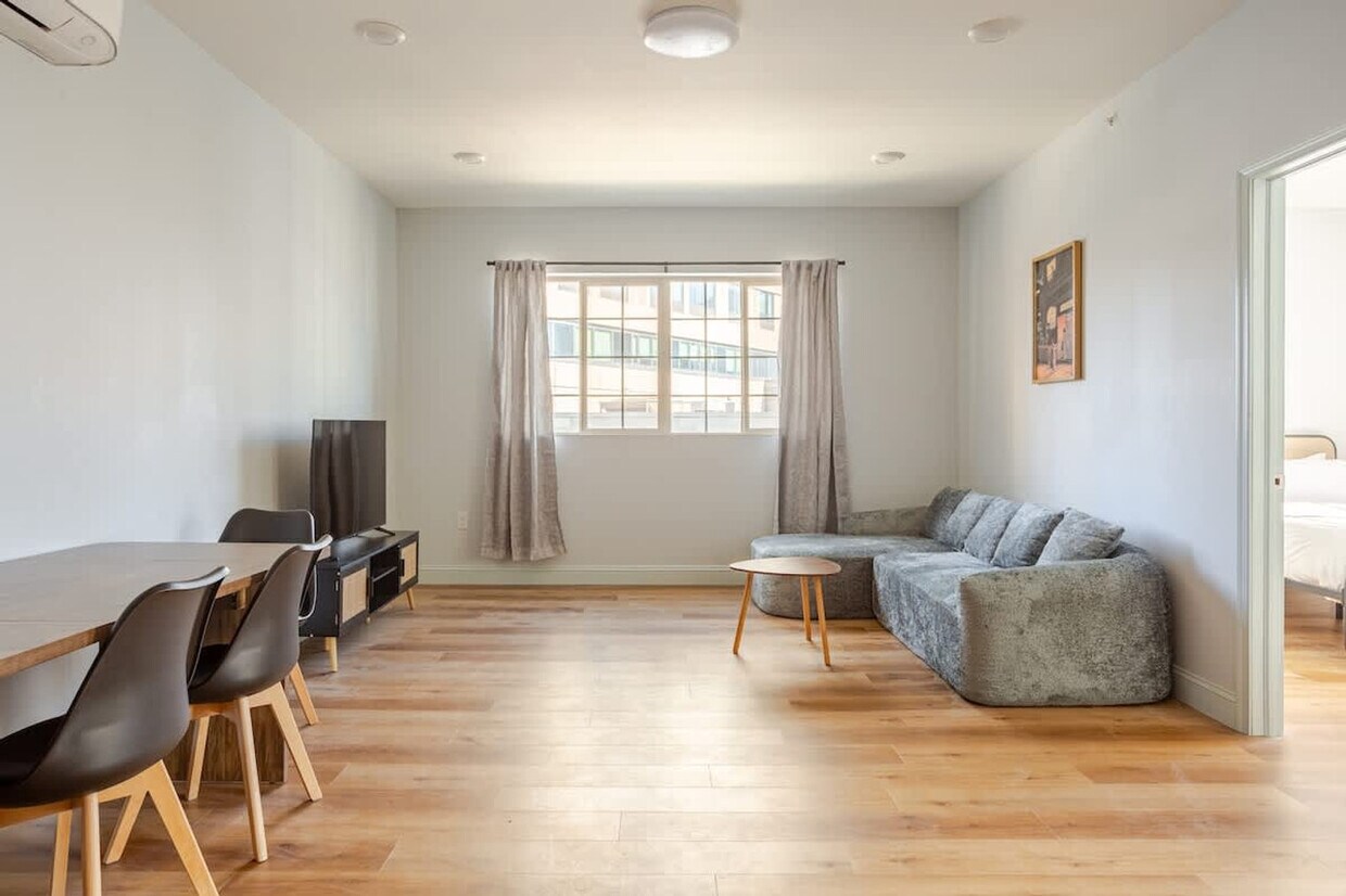 Foto principal - 1384 Ridge Ave