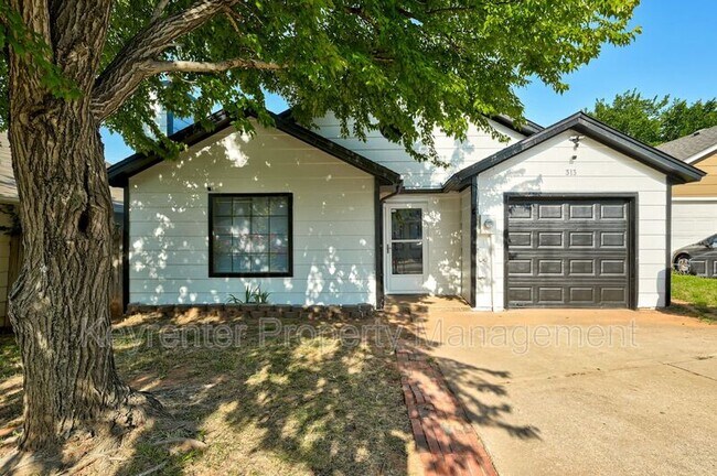 Photo - 313 Belmont Dr House