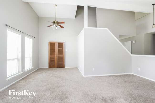Building Photo - 3922 Maple Heights Dr