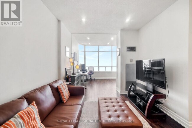 Building Photo - 550 Webb Dr