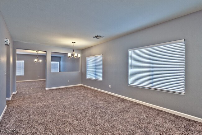 Foto del edificio - 5555 W Sun Temple Ave