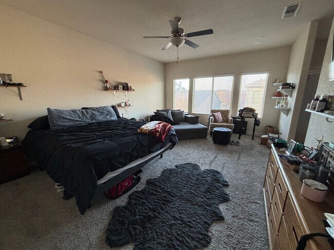 Foto del edificio - 3791 Bonifacio Way