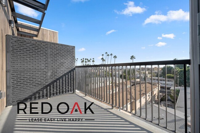 Foto del edificio - Elegant One Bedroom Penthouse Drenched in ...