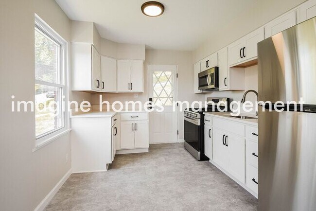 Building Photo - Charming 3 Bedroom Home in Pittsburgh
