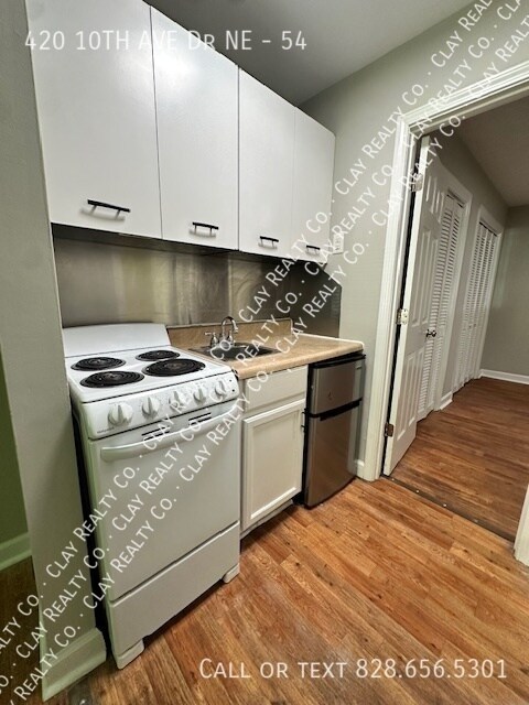 Foto del edificio - 420 10th Ave Dr NE