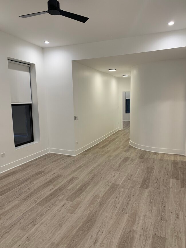 Sala de estar 2 - 18 W Ontario St