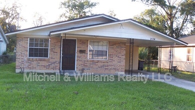 Building Photo - 2134 Danson St