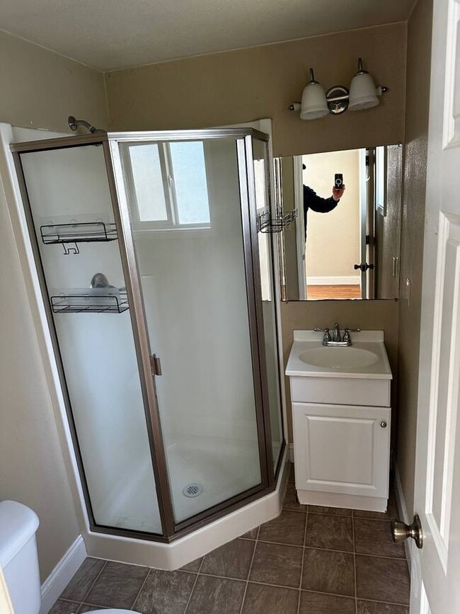 Building Photo - 1370 Lee St