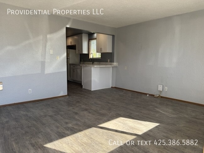 Building Photo - 1122 Lafayette St S