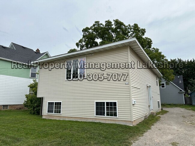 Foto del edificio - Spacious 5-Bedroom, 2-Bathroom House for Rent