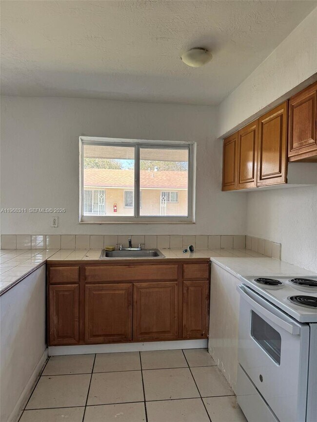 Foto del edificio - 730 NE 122nd St